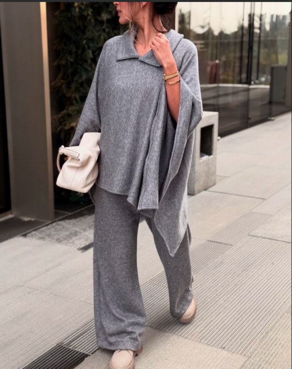 Wool Cape with Collar